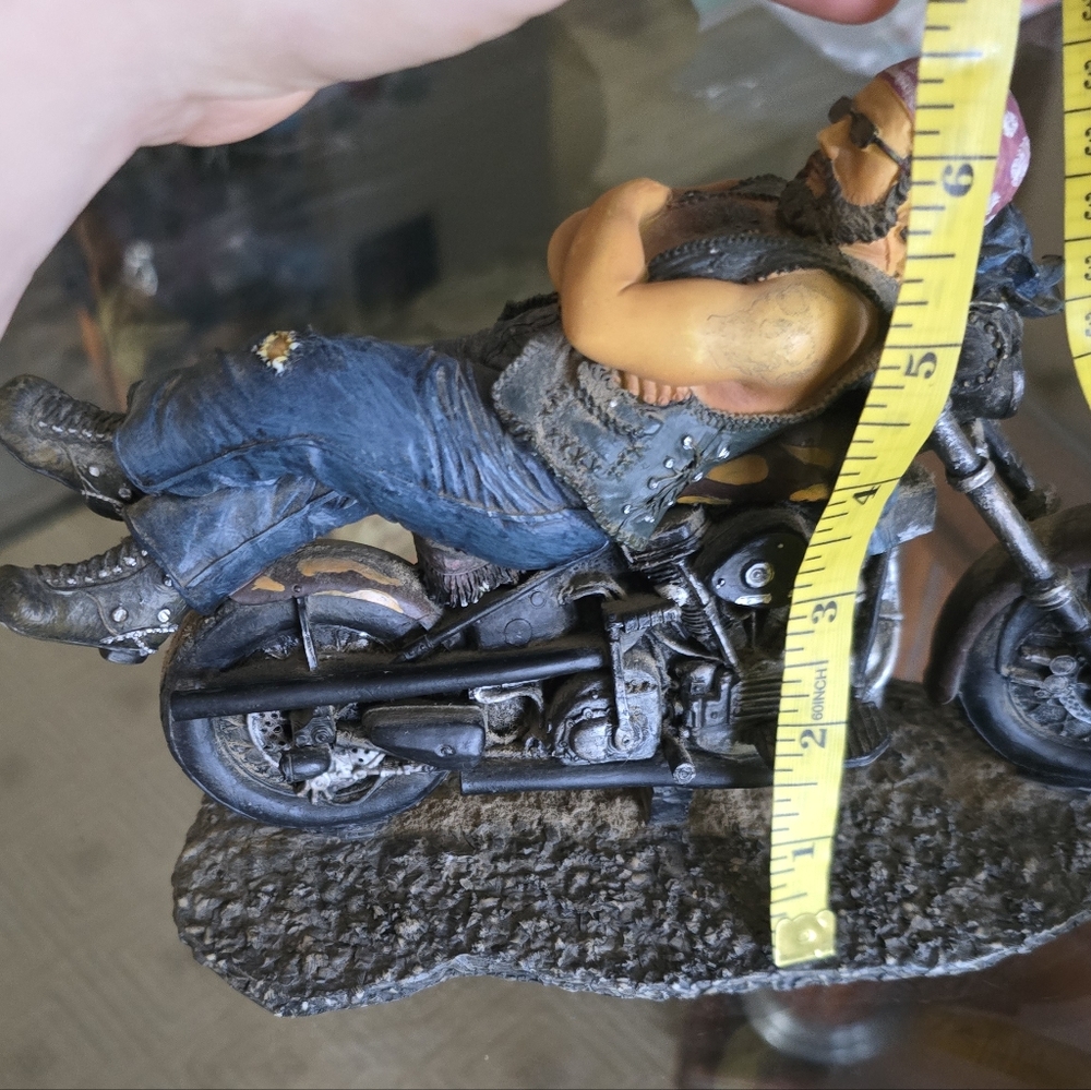 Sturgess Biker On Motorcycle Ceramic Figurine - Picture 10 of 11